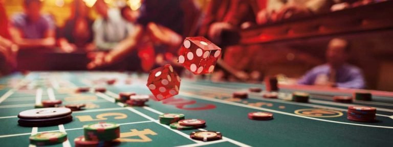Layar meja blackjack langsung net 33 dengan dealer profesional